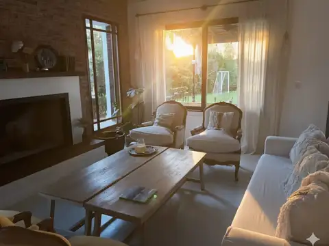 Casa 4 ambientes con 3 baños