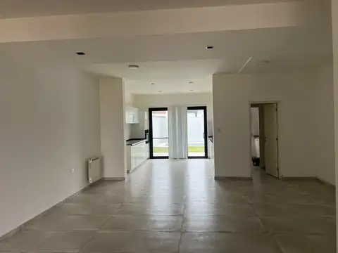 Departamento 9 ambientes con 2 baños