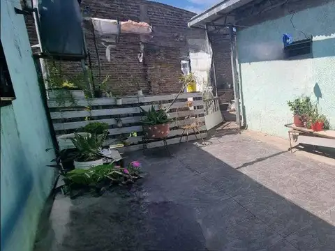 Casa Frente - 5 dormitorios - AMAZONAS  4076 , Bellavista, Rosario.