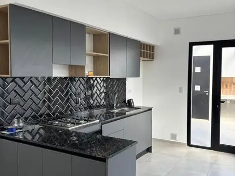 Casa 3 ambientes con 1 baño