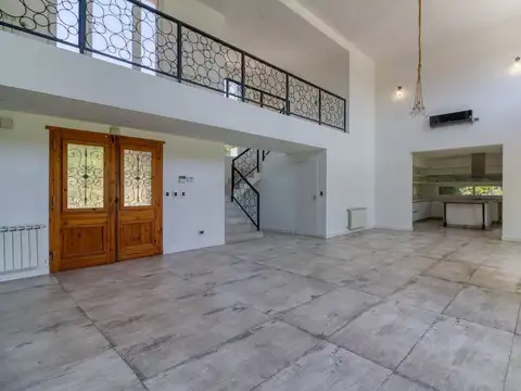 Venta casa 5 Amb en Barrio Terravista acep permuta