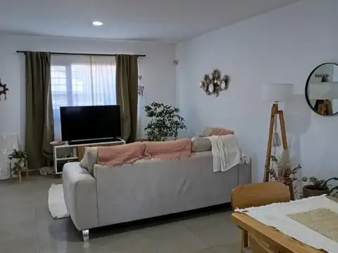 Depto Tipo Casa en Venta en Cipolletti, USD 260.000