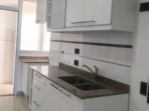 DEPARTAMENTO PREMIUM DE 2 DORM. CÉNTRICO – EDIFICIO CALYPSO