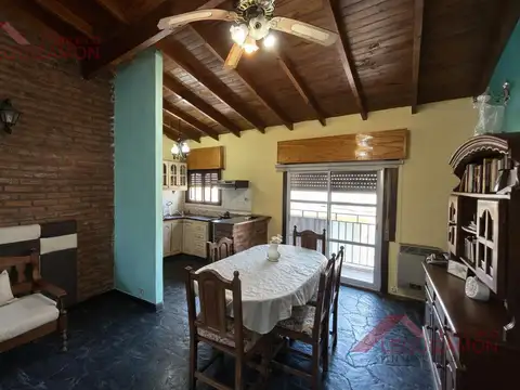 Casa 6 ambientes con 3 baños