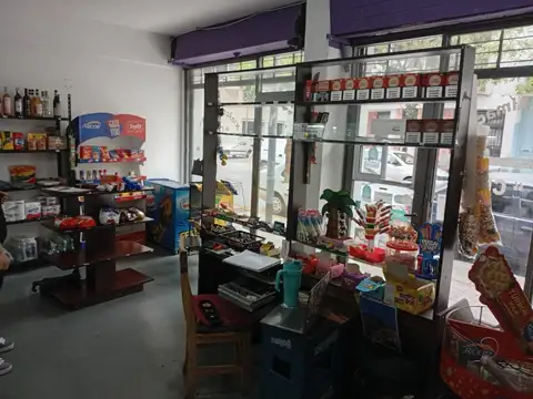 Excelente Kiosco Almacen en la zona de Balvanera