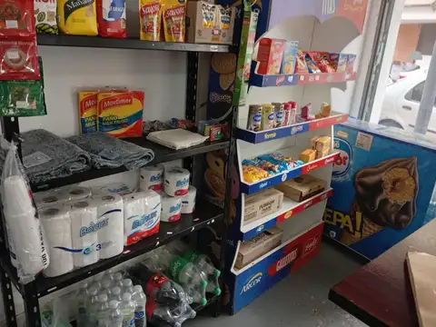 Excelente Kiosco Almacen en la zona de Balvanera