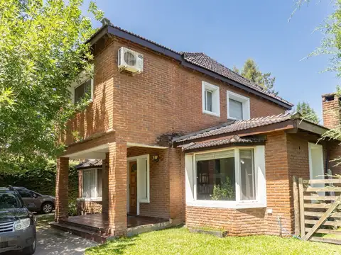 CASA EN VENTA | 4 DORMITORIOS | BARRIO ÁLAMO ALTO