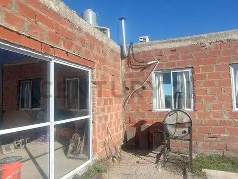 Casa 3 ambientes con 1 baño