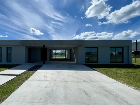 Casa en El Naudir al Rio en Venta