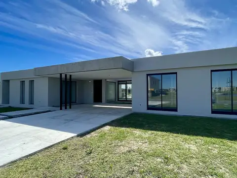 Casa en El Naudir Al Rio en Venta - A estrenar