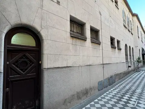 Depto Tipo Casa en Venta 70 años