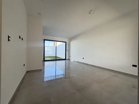 Casa 6 ambientes con 1 baño