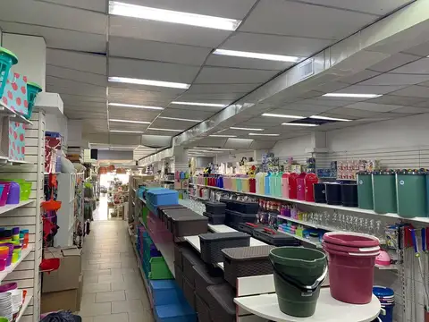 Local en Venta en Campana, USD 970.000