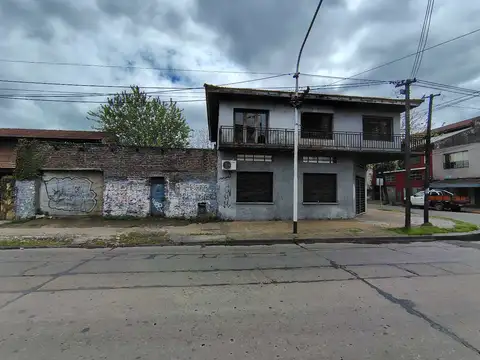 Subteniente I. Gamarra 300