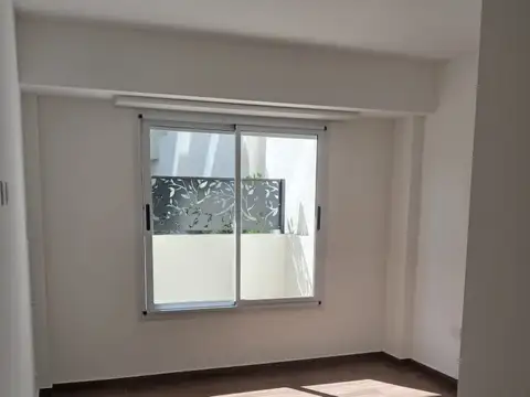 OPORTUNIDAD  ULTIMAS UNIDADES  DEPARTAMENTOS DE 2 AMBIENTES - EDIFICIO LYON - ADROGUE - VENTA