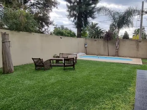 Casa en Venta con 2 cocheras