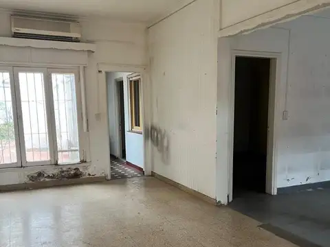 Casa 3 ambientes con 2 baños