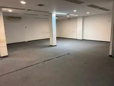 Oficina 7 ambientes con 3 baños