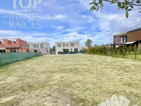 Terreno en Venta 18  mts Fondo