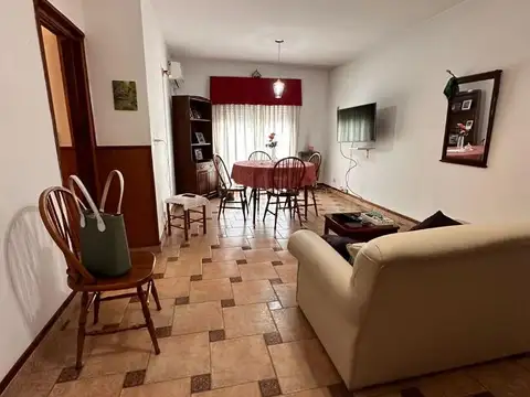Departamento 4 ambientes con 2 baños