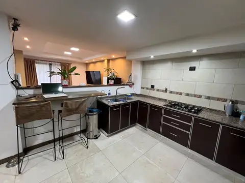 Depto Tipo Casa 4 ambientes con 2 baños