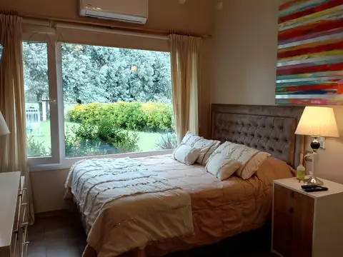 Casa 5 ambientes con 4 baños