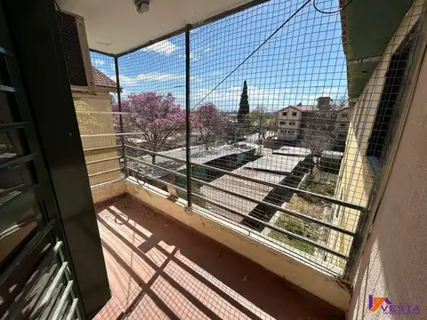 Departamento 5 ambientes con 1 baño