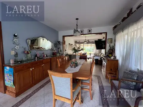 Casa 7 ambientes con 3 baños