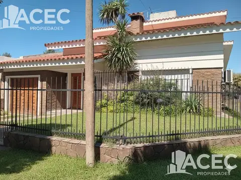 VENTA - CASA - PASAJE CUATRO ESQUINAS - Carmen Del Sauce -PROV. SANTA FE