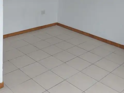 Departamento en Alquiler en Terminal de Omnibus, $ 450.000