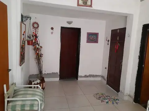 Venta Casa en 2 plantas con jardin  cochera parque