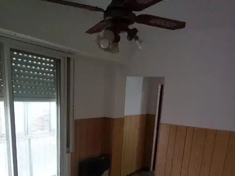 2 AMBIENTES CONTRA FRENTE C/BALCON CORRIDO-LAVADERO