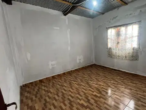 Casa 2 ambientes con 1 baño