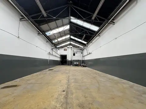 Galpón en Alquiler - 890m2 Cubiertos - Parque Patricios - Mixtura 3