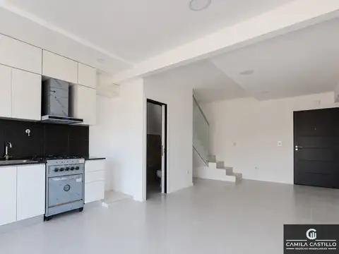 Depto Tipo Casa en Alquiler de 3 ambientes