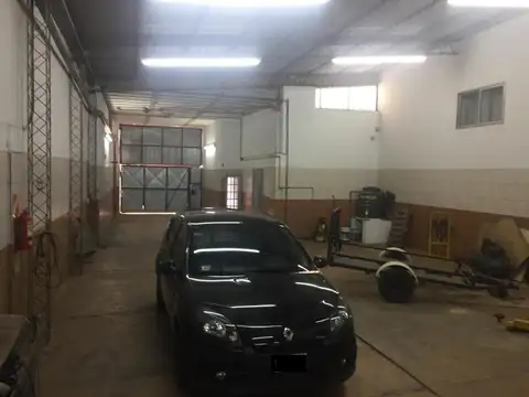 Galpon en Venta 43  mts Fondo