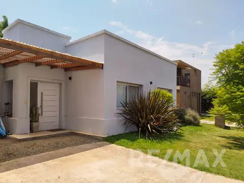 Casa 4 ambientes B° Los Arces la Cañada de Pilar