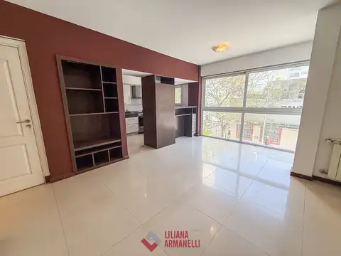 SEMIPISO 3 AMBIENTES A LA CALLE. LA PERLA.