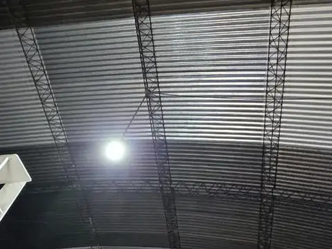 La Fronda 1600 Galpón Depósito en venta con servicios en en Villa Gral. Mitre