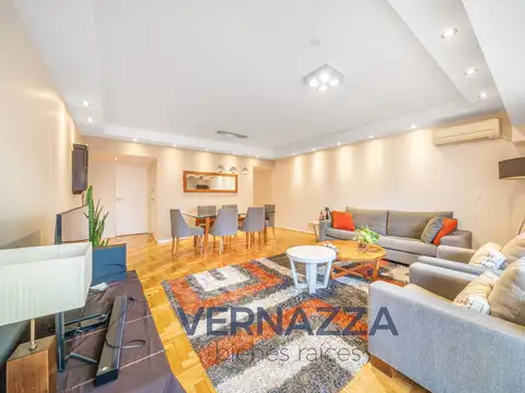 APTO CRÉDITO! Semipiso 4 ambientes con cochera y baulera a pasos del Parque Centenario