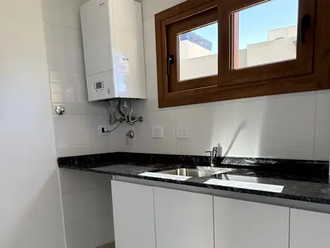 Casa de 4 ambientes en una planta Barrio San Felipe