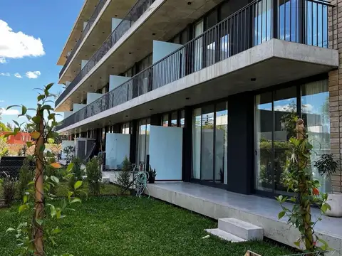 Departamento en Alquiler con 1 cocheras