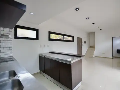 DUPLEX EN VENTA LA PLATA 3 DORMITORIOS