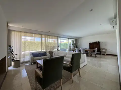 Casa 6 ambientes con 3 baños