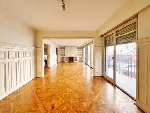 Departamento en venta 4 dormitorios dependencia escritorio balcon y patio a la calle en Cañitas