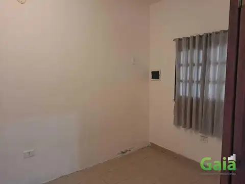 Casa 6 ambientes con 1 baño