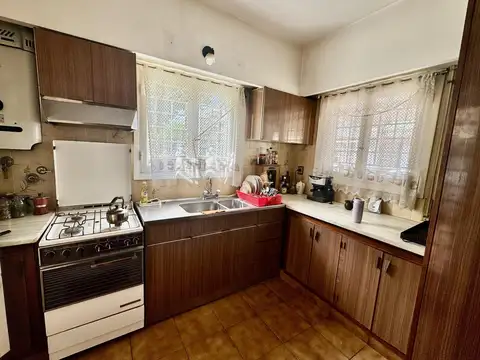 Casa 5 ambientes con 1 baño