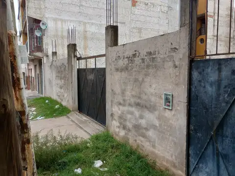 LOTE 2  CALLE 3 ENTRE 6 Y 8 100