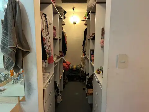 Casa en Venta con 4 cocheras