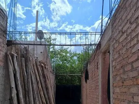 OPENHOUSE INMOBILIARIA VENDE LOTE con monoambiente en Dorrego